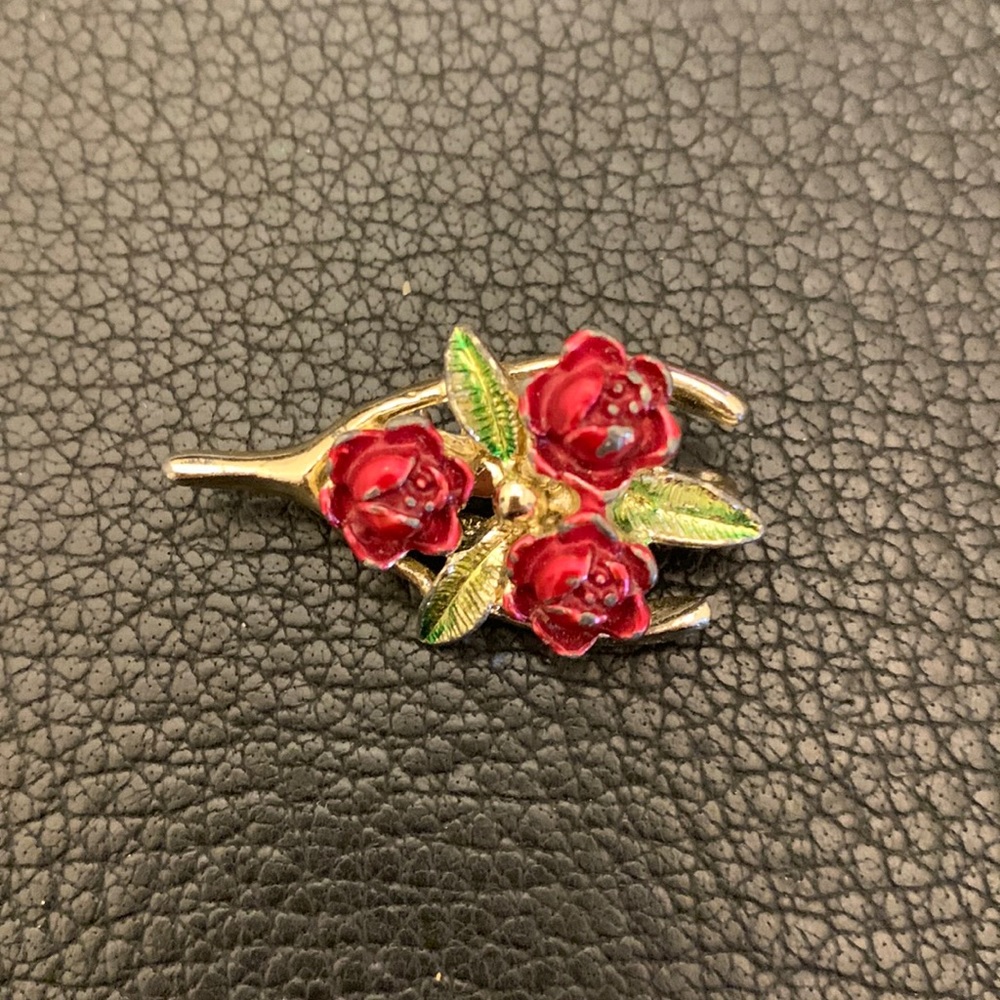 Gerry’s wishbone pin w/enamel roses